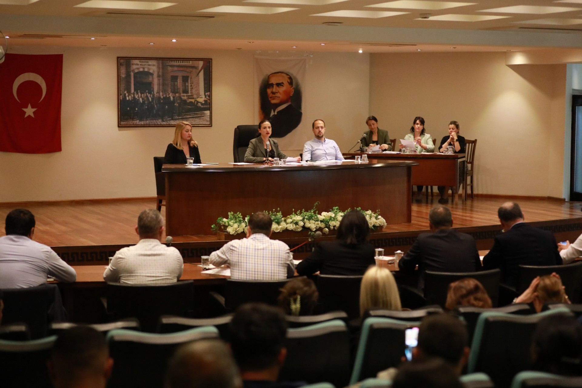 "BAŞKAN  SENGEL: BELEDİYE EMEKÇİLERİNİ  HİÇBİR ZAMAN SİYASETE MALZEME ETMEDİK"